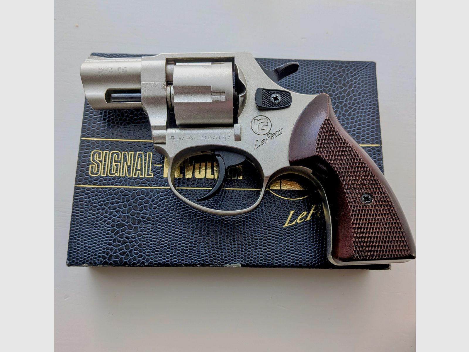 Röhm RG 59 LePetit + Nickel+ oude PTB 527+ houten grip+ 9mm R.K, afbeelding 1 van 8