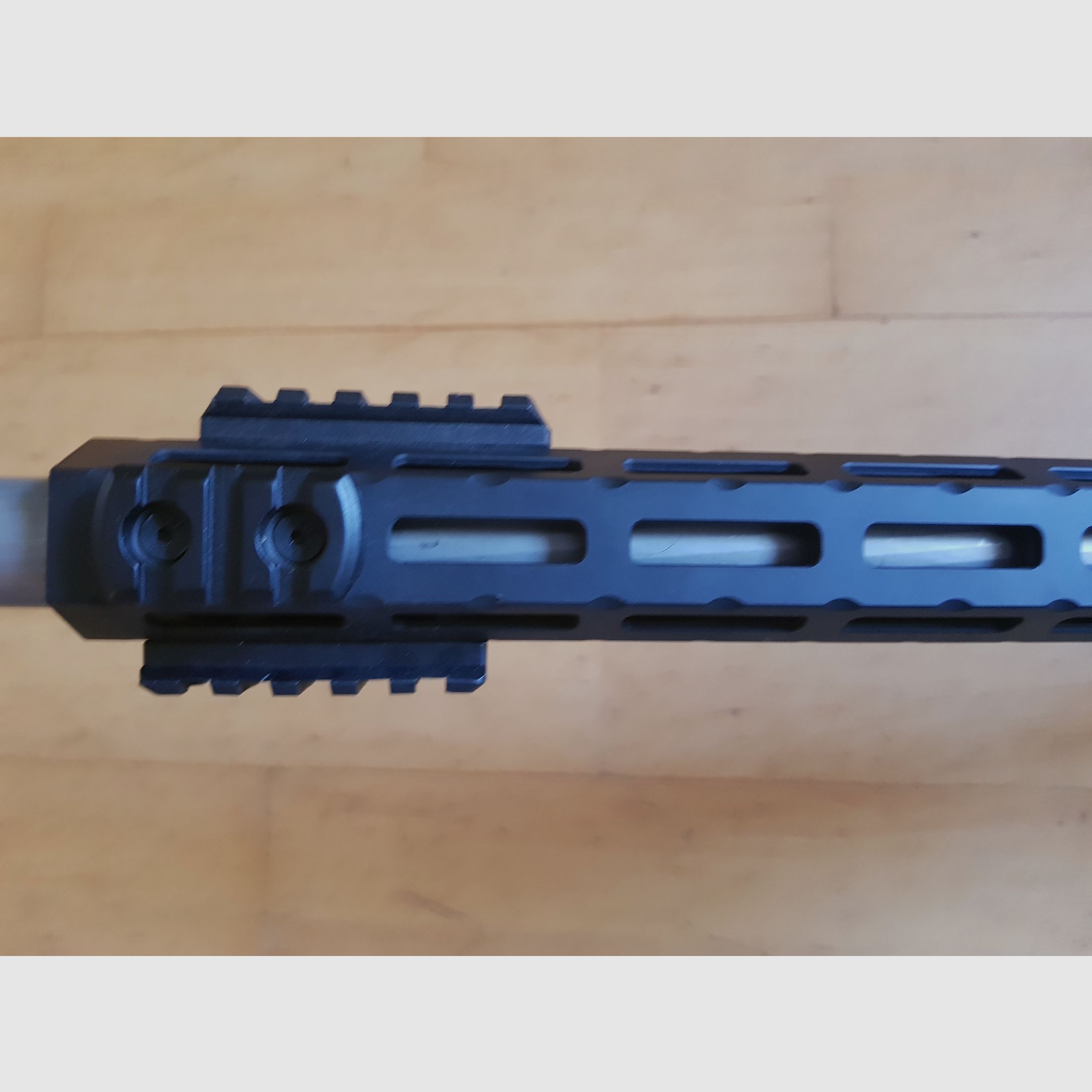 Ruger 10/22 Target, roestvrij staal "tactisch" met pistoolgreep en uitschuifbare schoudersteun (Magpul)