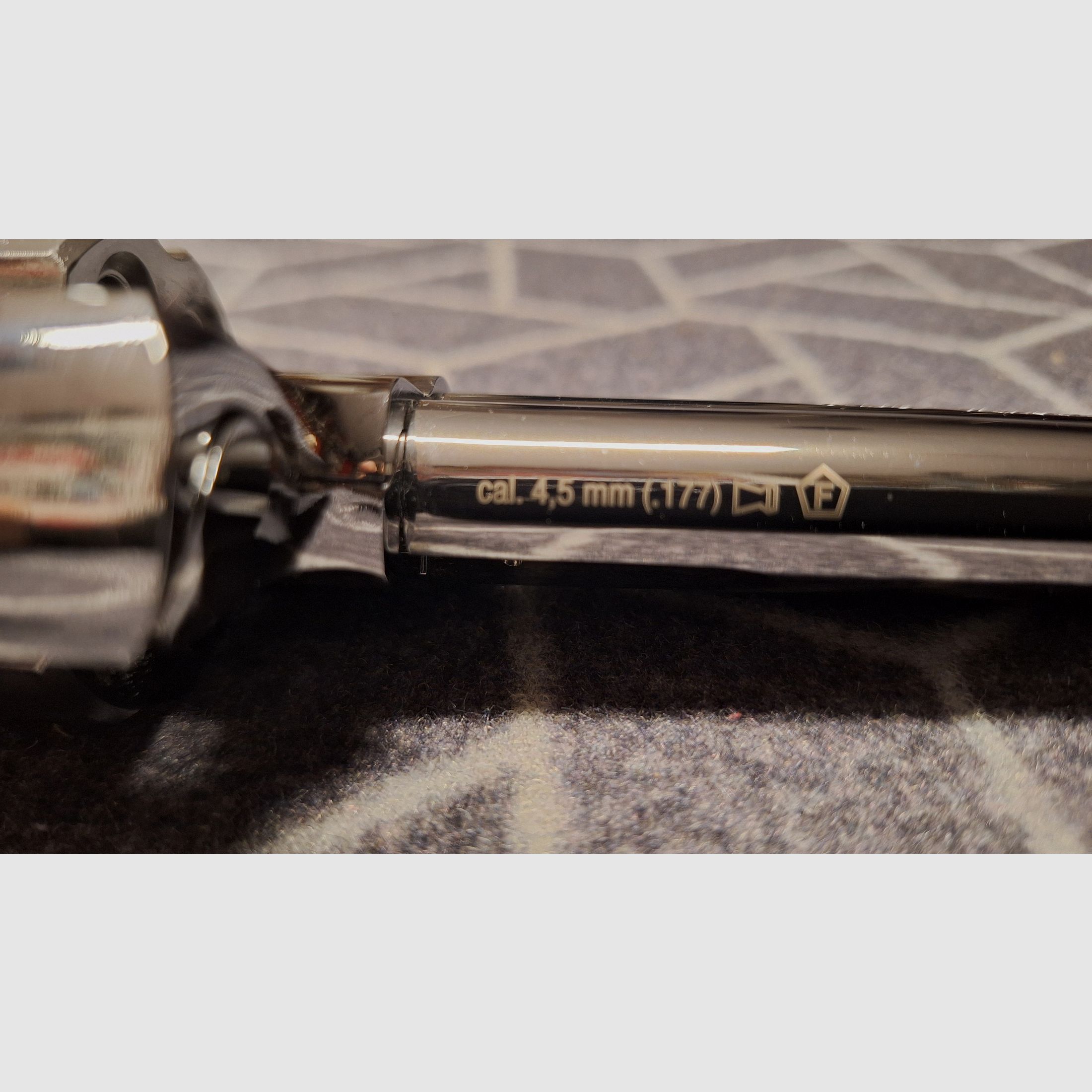 Smith & Wesson 629 Classic 5 inch steel finish Co2 revolver caliber 4.5 mm diabolo NEW!