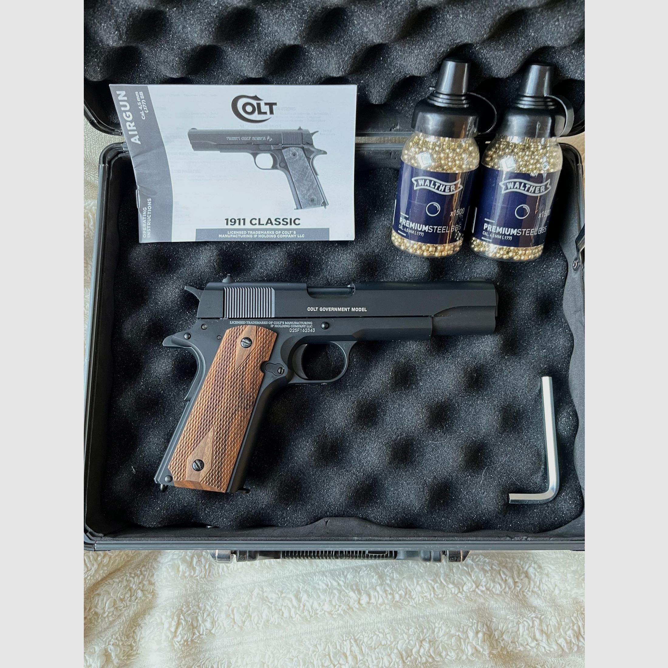 Colt 1911 Classic Vollmetall CO2 4,5mm BB BlowBack NEU