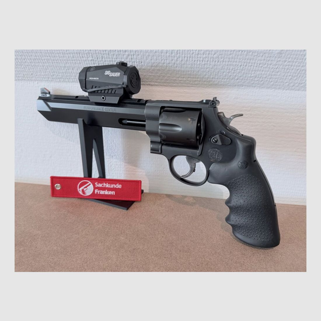 Smith & Wesson 629 Stealth Hunter Performance Center con SigSauer Romeo5, imagen 1 de 6