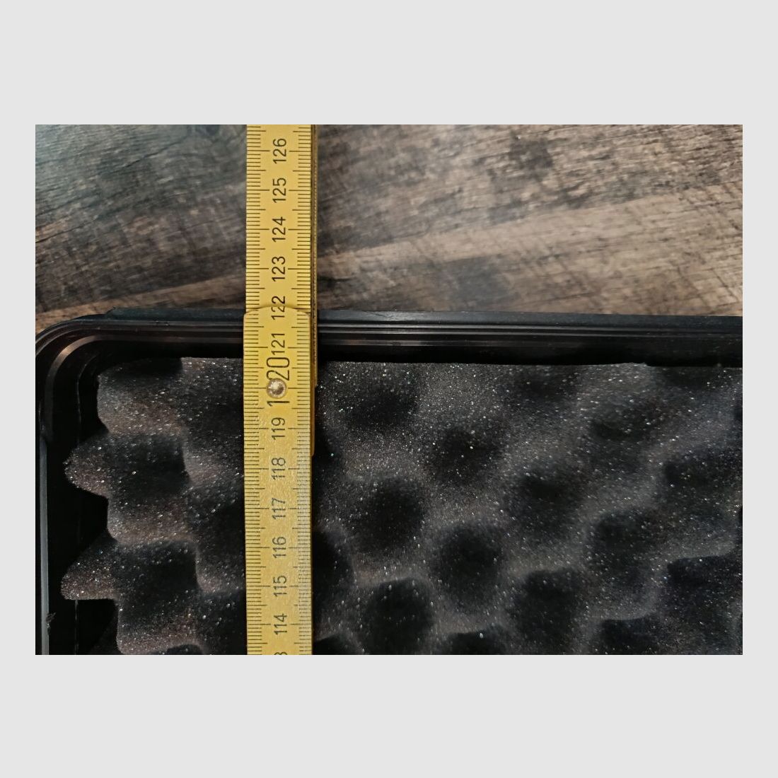 Diverse harde koffers verschillende