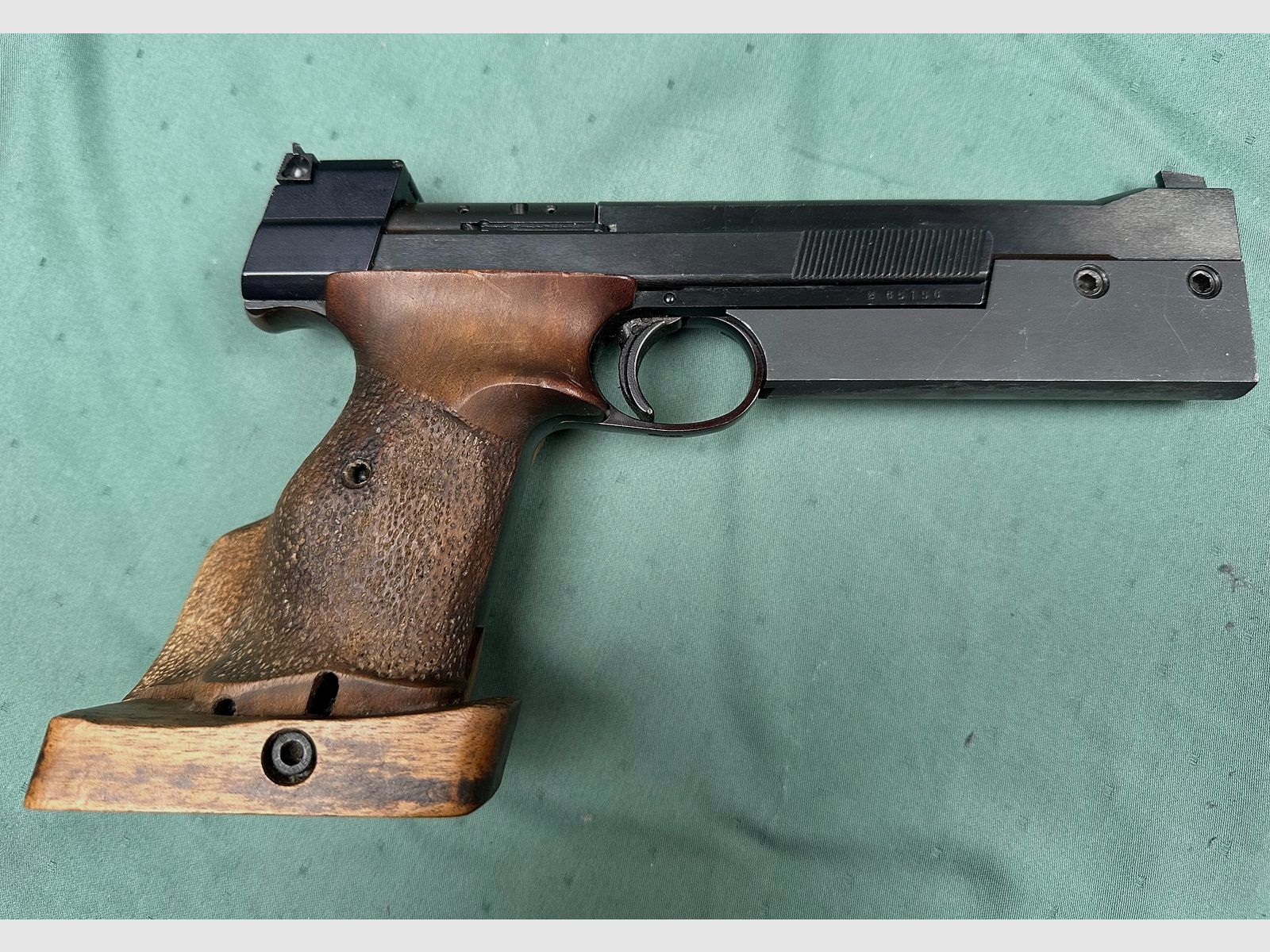 Hämmerli 215, calibre 22lr. avec 2 poids et 3 magazines, image 1 sur 6
