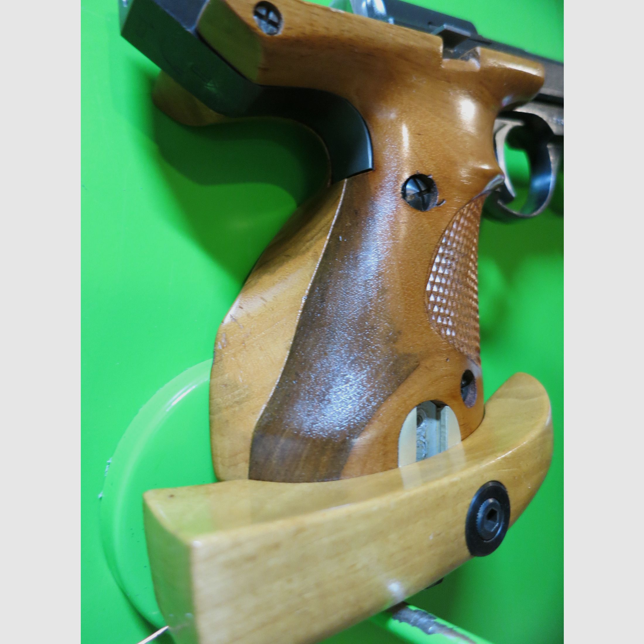 UNIQUE model "DES 69", top competition weapon, 22lr, adjustable sport grip #71-