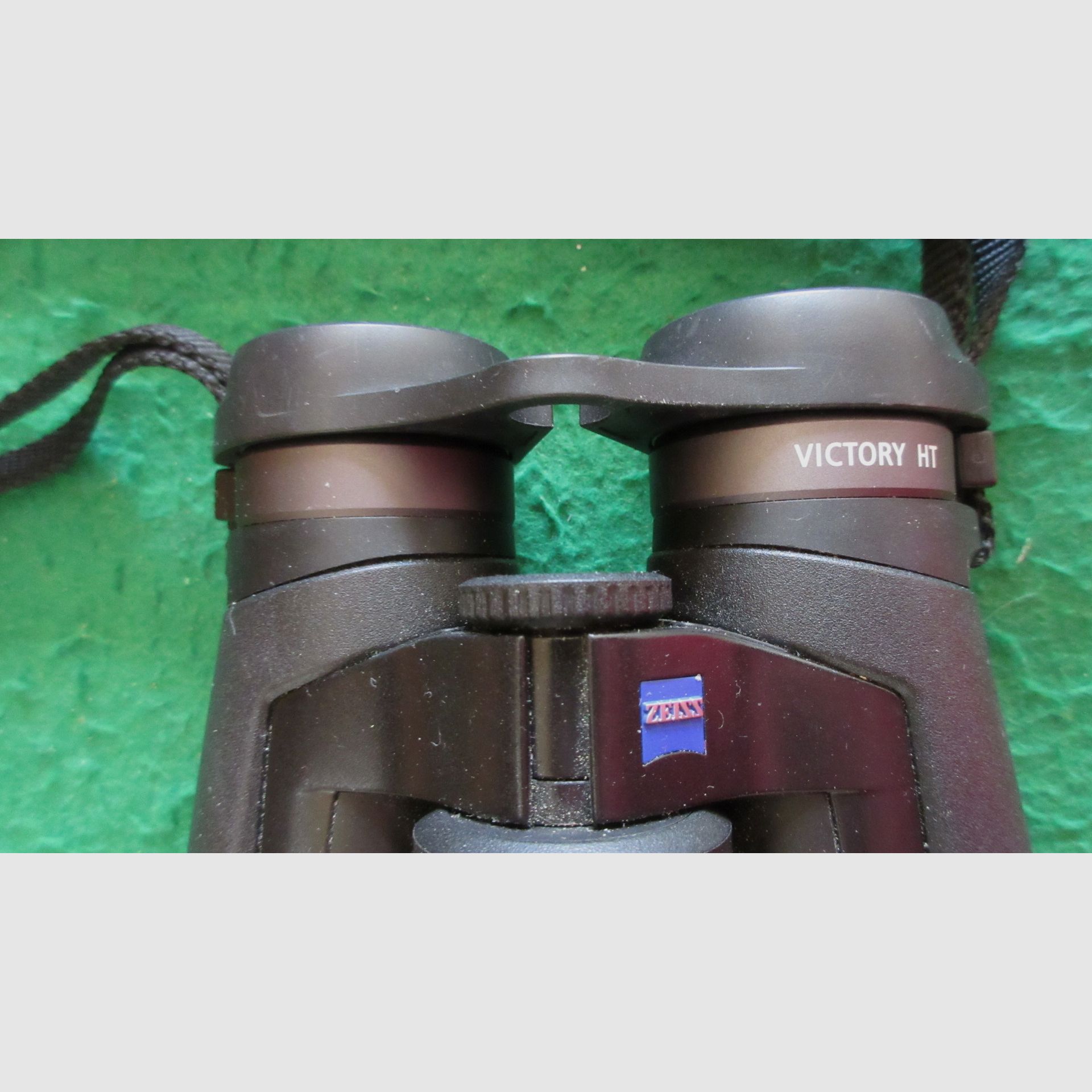 Jumelles Zeiss Victory HT 10x54 pour l'aube et la nuit avec sac d'accessoires et sangle d'origine Zeiss