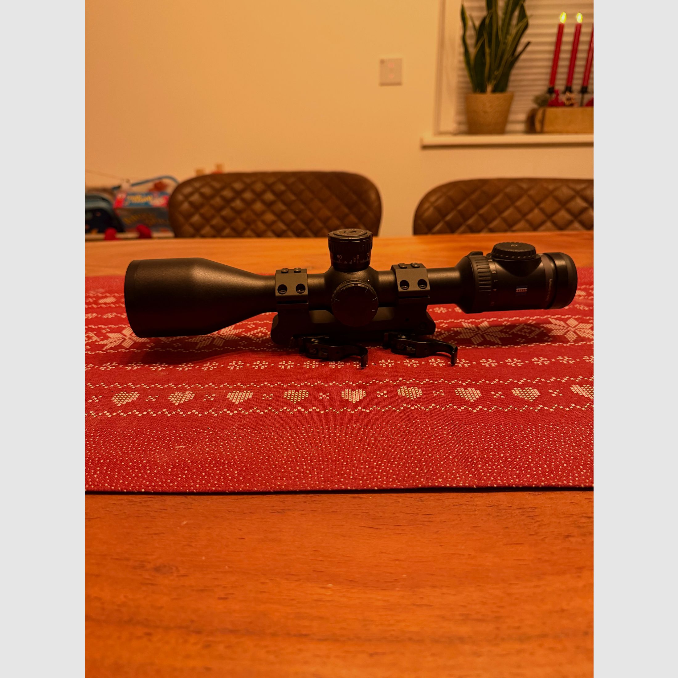 Zeiss V8 2,8–20x56 Zielfernrohr inkl. ERATAC Blockmontage – 1 Jahr alt