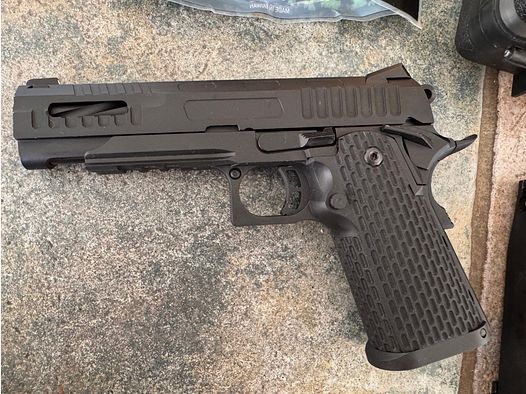 Pistolet Softair Novritsch SSP1 avec accessoires