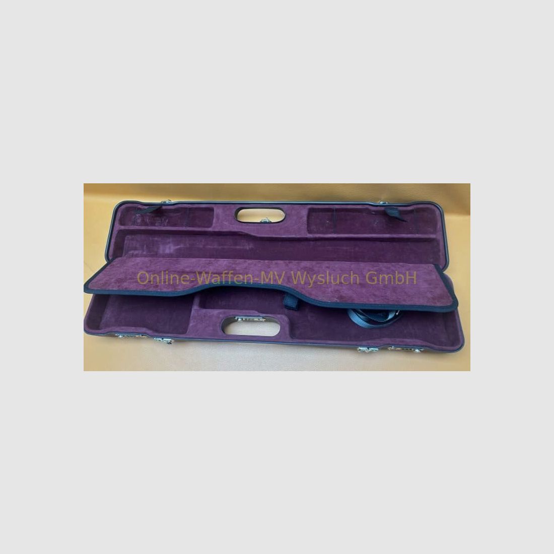 Compact case for double-barreled shotgun made of scratch-resistant ABS plastic up to 76cm