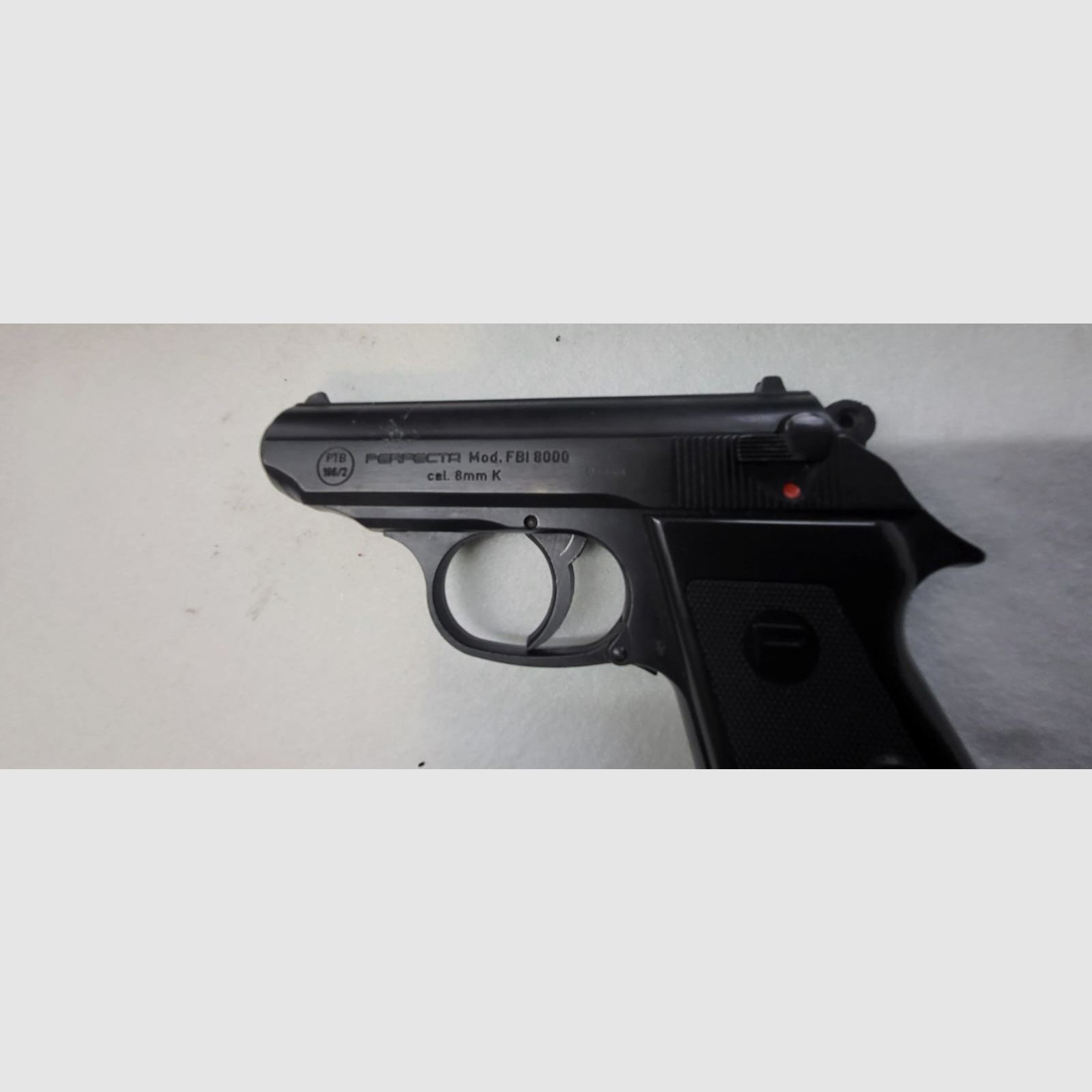   Schreckschusspistole Perfecta Mod.FBI  8000 cal. 8mm Platz 