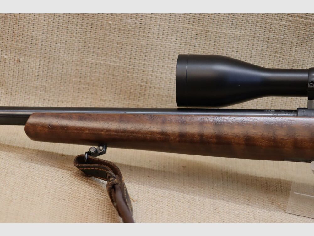 CZ Mod. 452-2E American Kal. .17HMR, inkl. Meopta Artemis mit Leuchabsehen.
