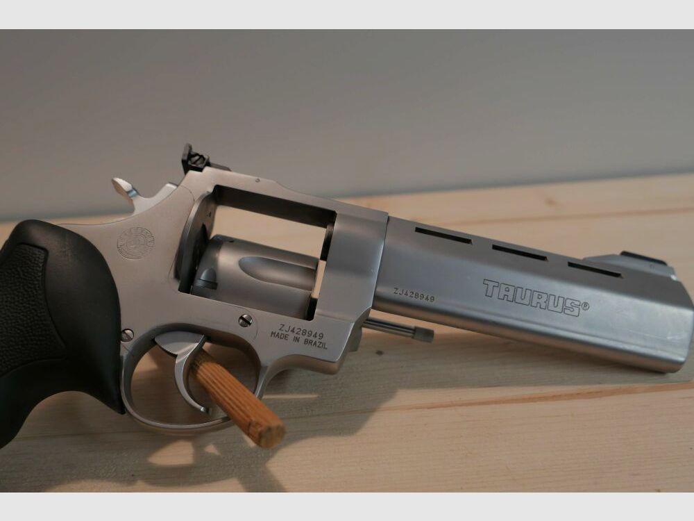 Taurus Raging Bull .44RemMag