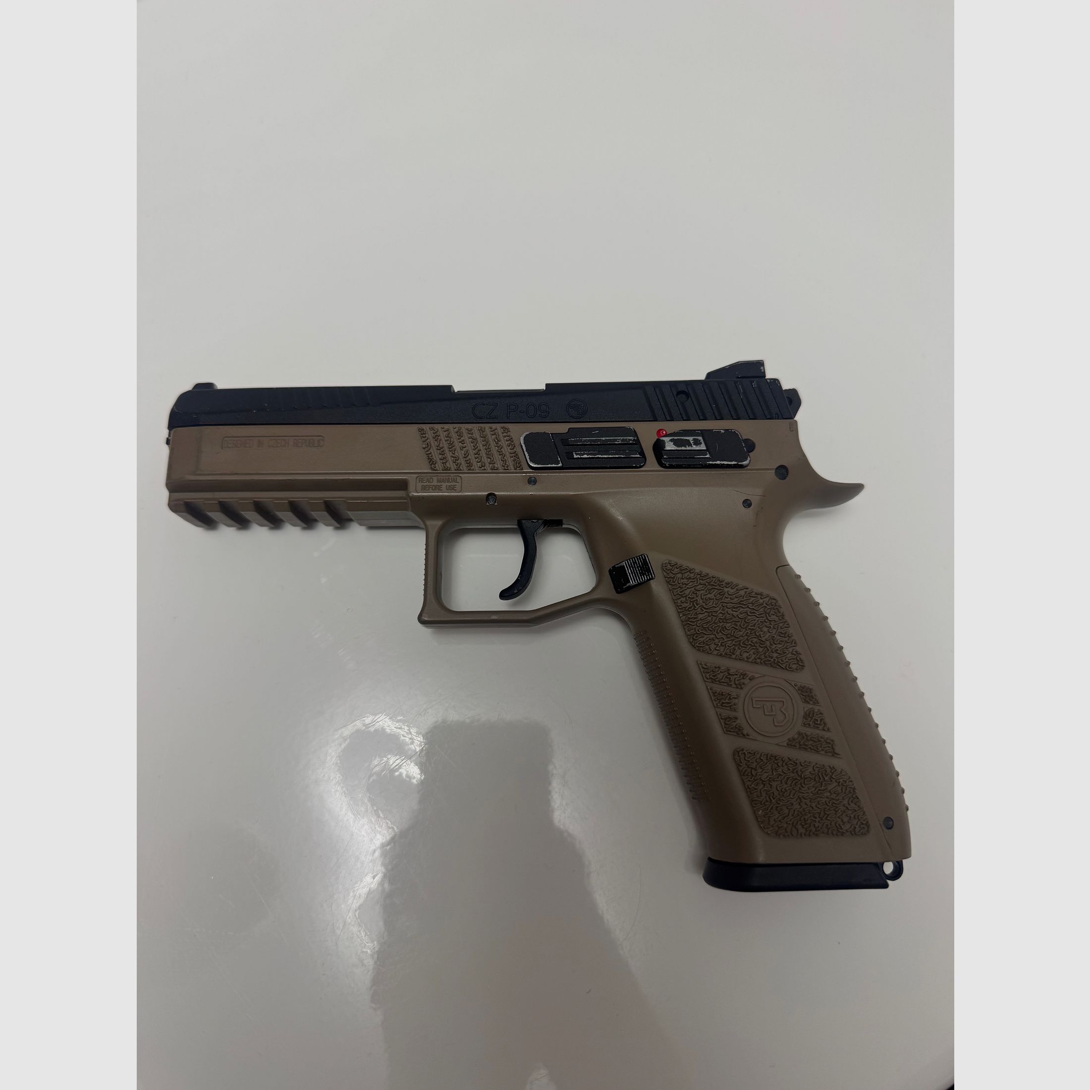Airsoft CZ-P09 6mm glissière en métal avec chargeur Co2