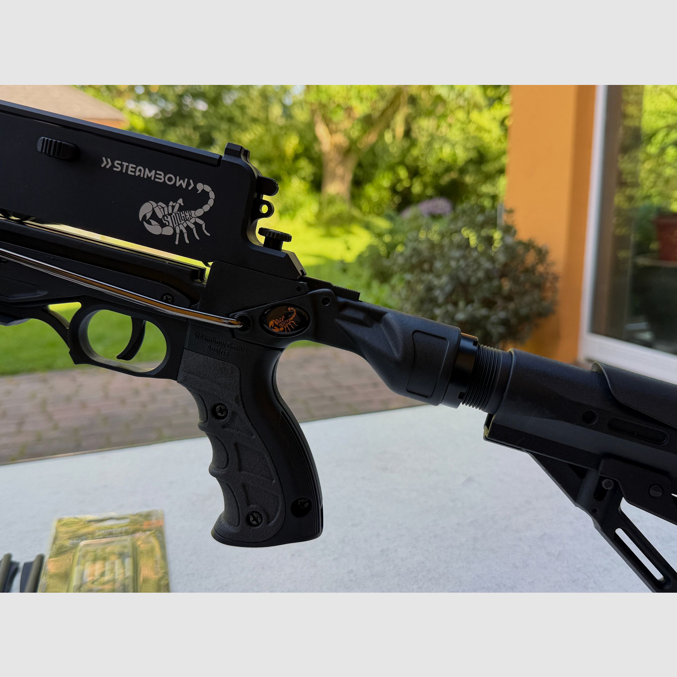 AR-6 Stinger II mit Metallmagazin