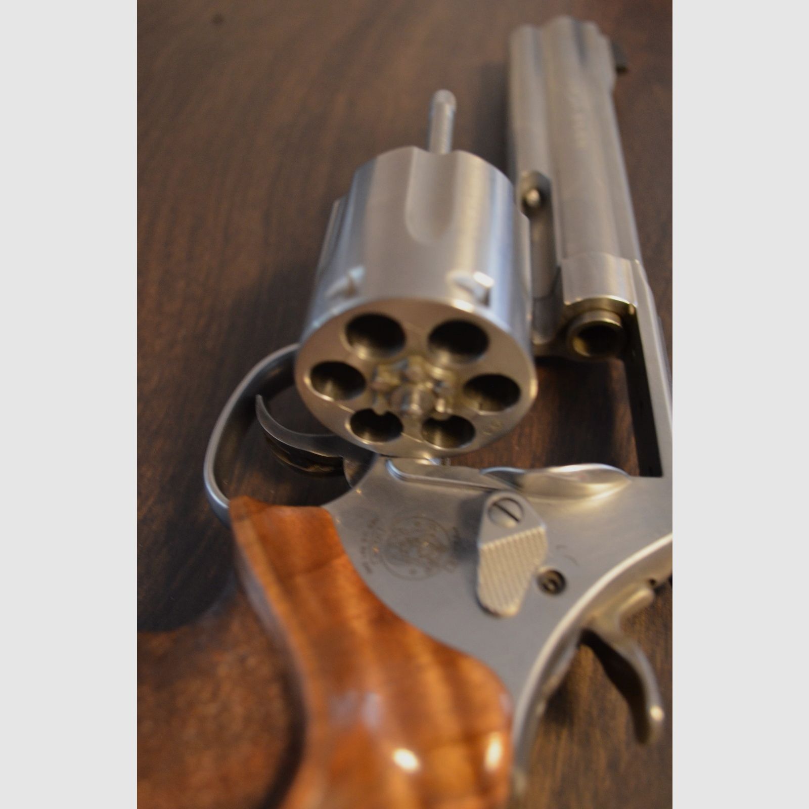 Smith & Wesson 686-6 Target Champion Kal.357 Mag. 6 Zoll Lauf im S&W Koffer mit Zubehör