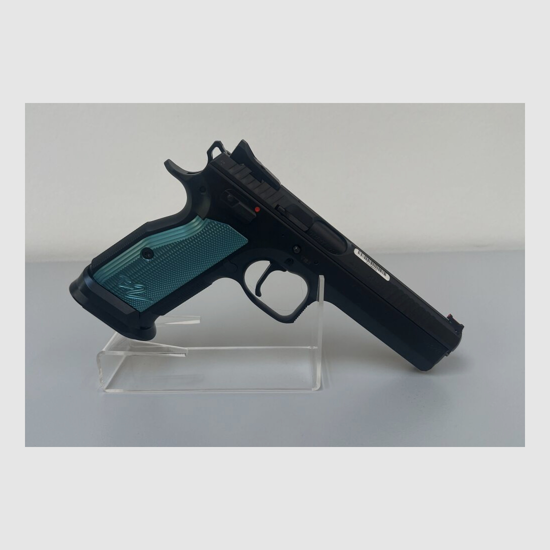 Ceská Zbrojovka	 CZ 75 TS 2 - blaue Griffschalen 9mm Luger - Sonderposten