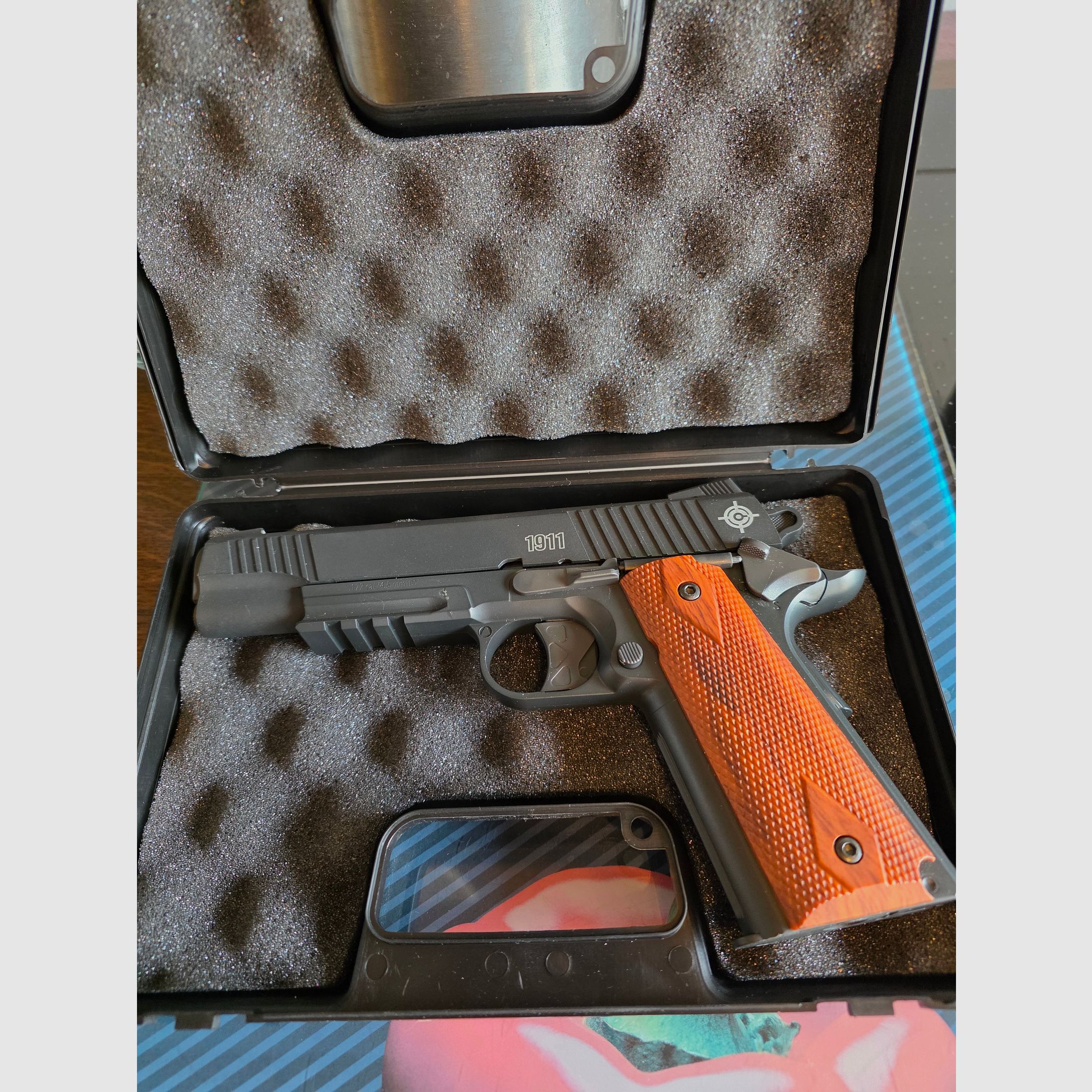 Crossman 1911 CO2 4,5 mm
