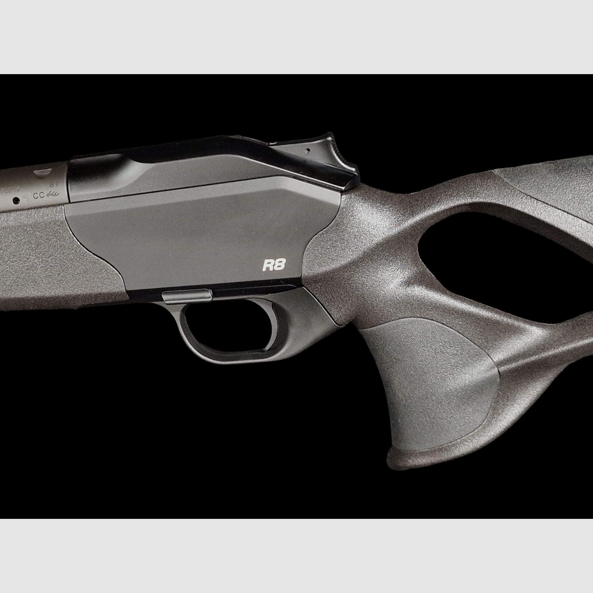 Blaser R8 Ultimate Kal. 30-06 Spring.  52cm LL und M15x1 sofort verfügbar bei taunus-waffen.de