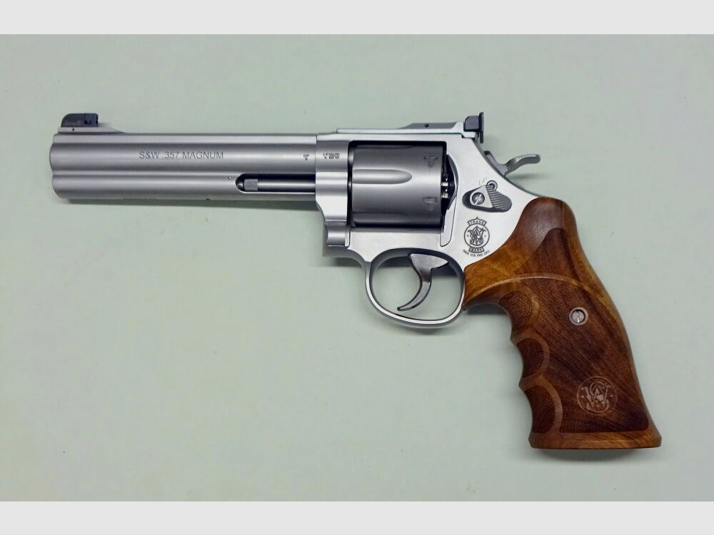 SMITH & WESSON USA Target Champion Match Master 686