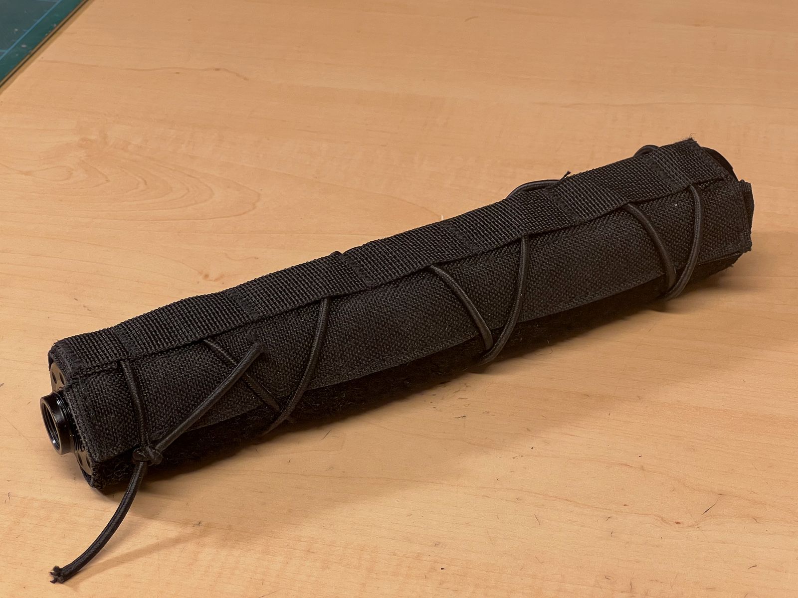 Schalldämpfer Cover in Schwarz