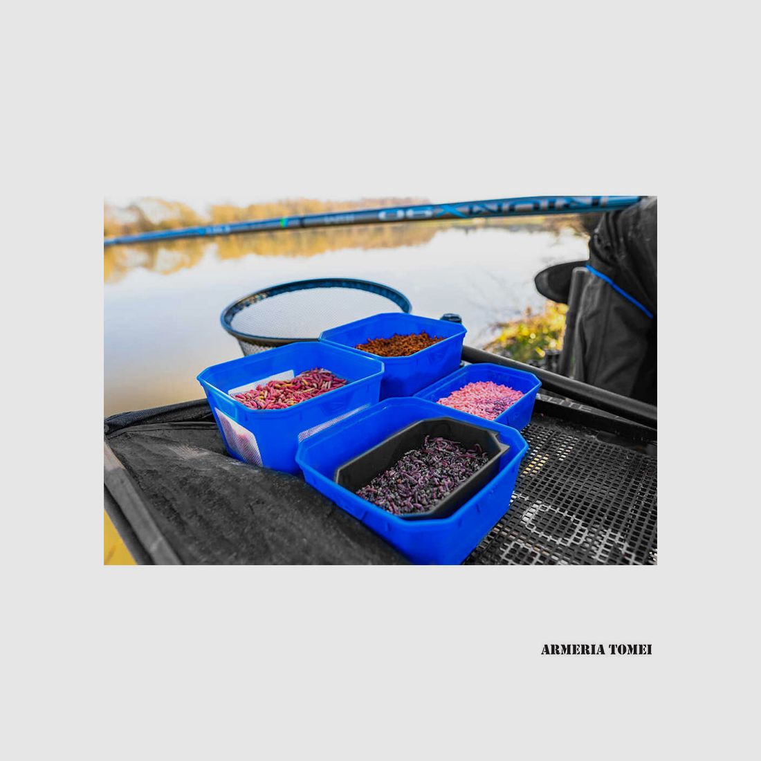 PRESTON – BLUE BAIT TUB BOX 1.2 LITRE 2 PINT, image 2 of 3