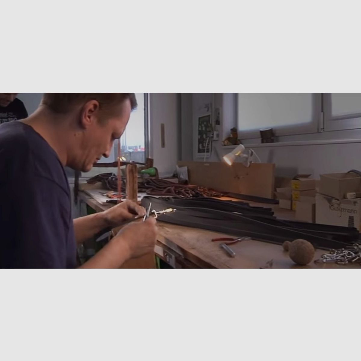 AKAH Würger ohne Begrenzung aus Fahlleder