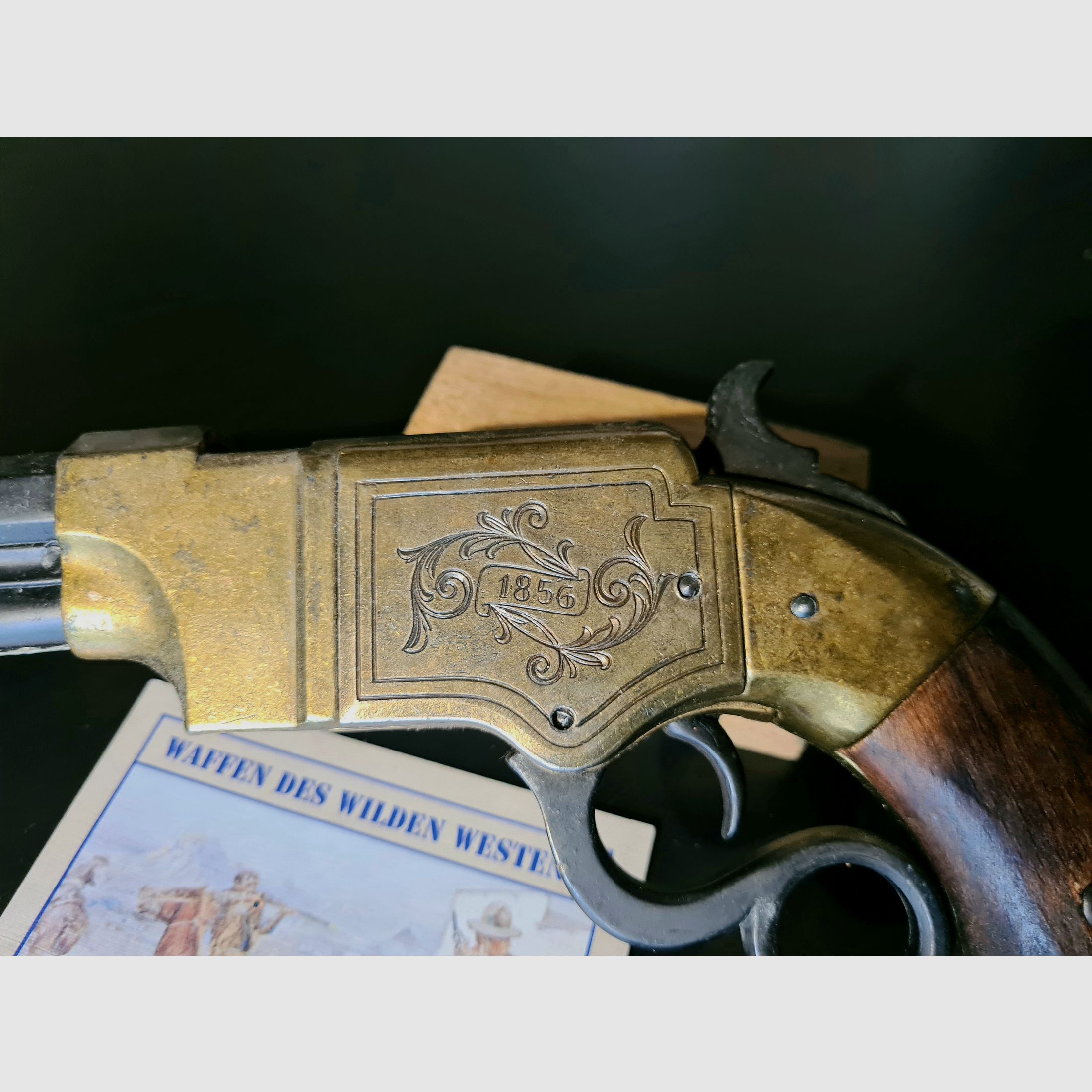 PISTOLE MAGAZINE «LES VOLCANIQUES» Pistolet à répétition de la Volcanic Arms Company