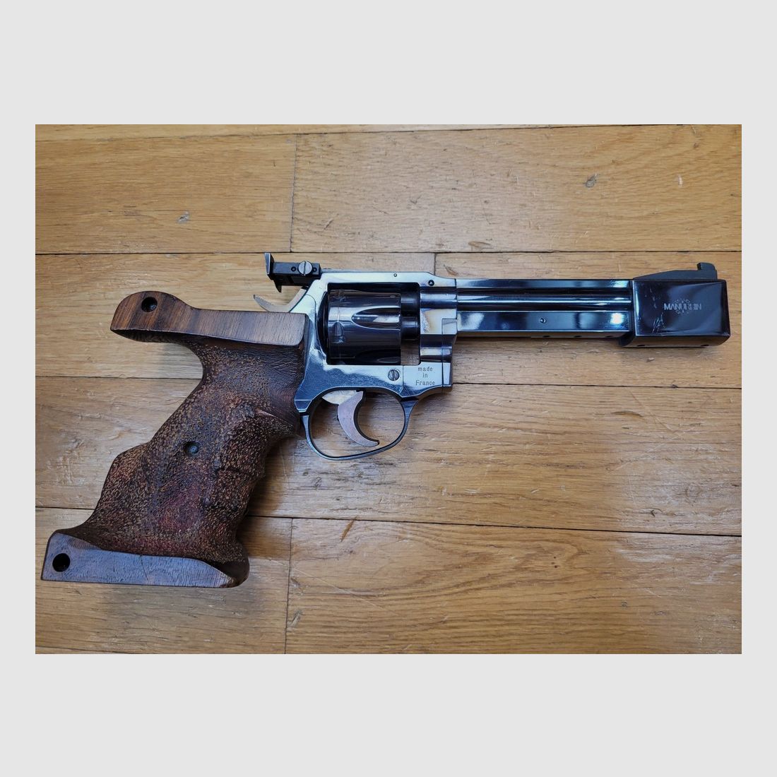 Selten und sehr schöner Wettkampf-Revolver Manurhin – Legendärer MR32 MATCH der 2. Serie – 6 Schuss – Kal. 32SWL – mit gutem Gegengewicht Manurhin – Sammlerstück dazu! – Top Zustand! -TBE++, Bild 18 von 23