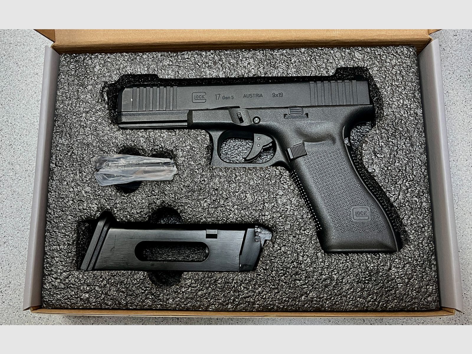 Glock 17 Gen5 MOS (with adapter plates) GBB CO2 Airsoft 6mm, UMAREX, model 2.6551, <1.0 Joule