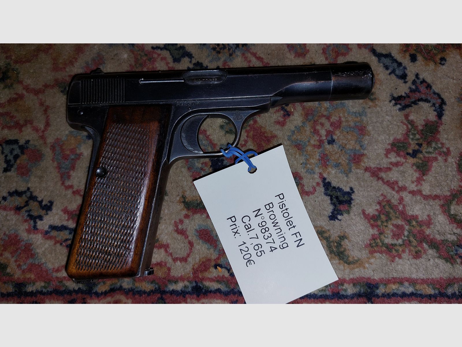 Pistolet FN Browning