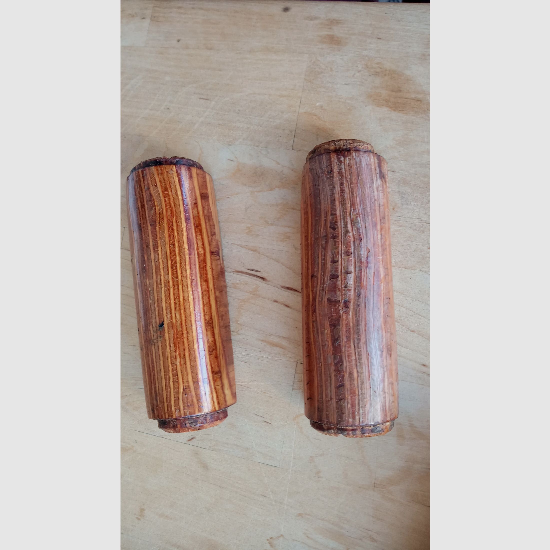 Originale guanti superiori Dong AK rumeni (molto larghi) / Legno laminato robusto perfetto per il pene di asino rumeno (Uluc) o guanti RPK