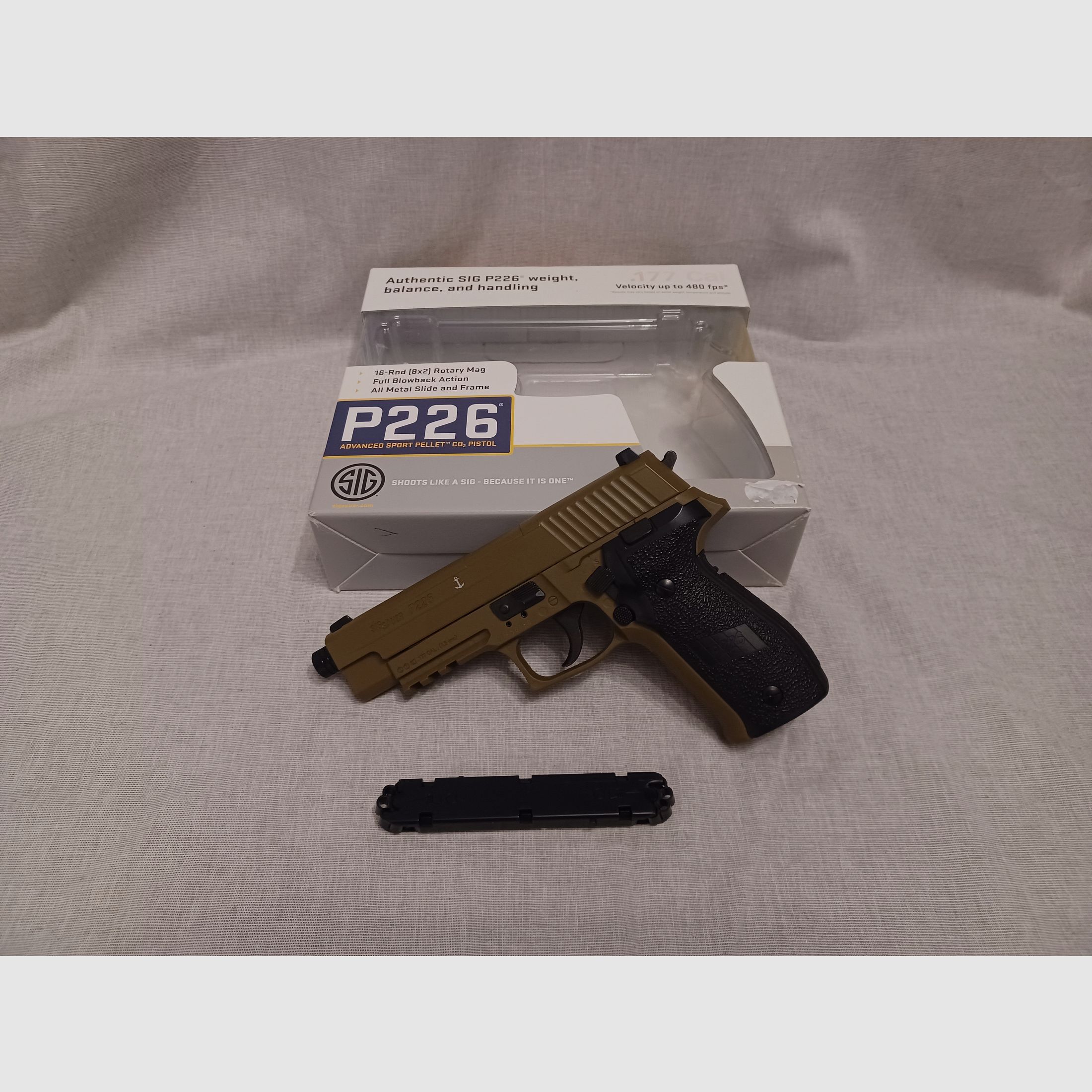 SIG SAUER P226 / OD-Green / 4,5 mm Diabolo / BlowBack / CO2 / Pistole / OVP (43)