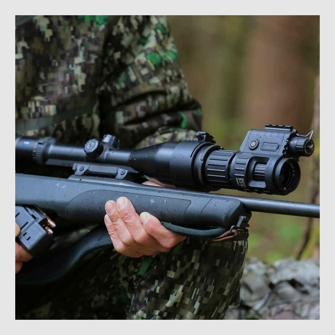 Urządzenie nocne podwójnego zastosowania Dycon DNVC-3 Black Mamba z doświetlaczem IR-LED Predator 2