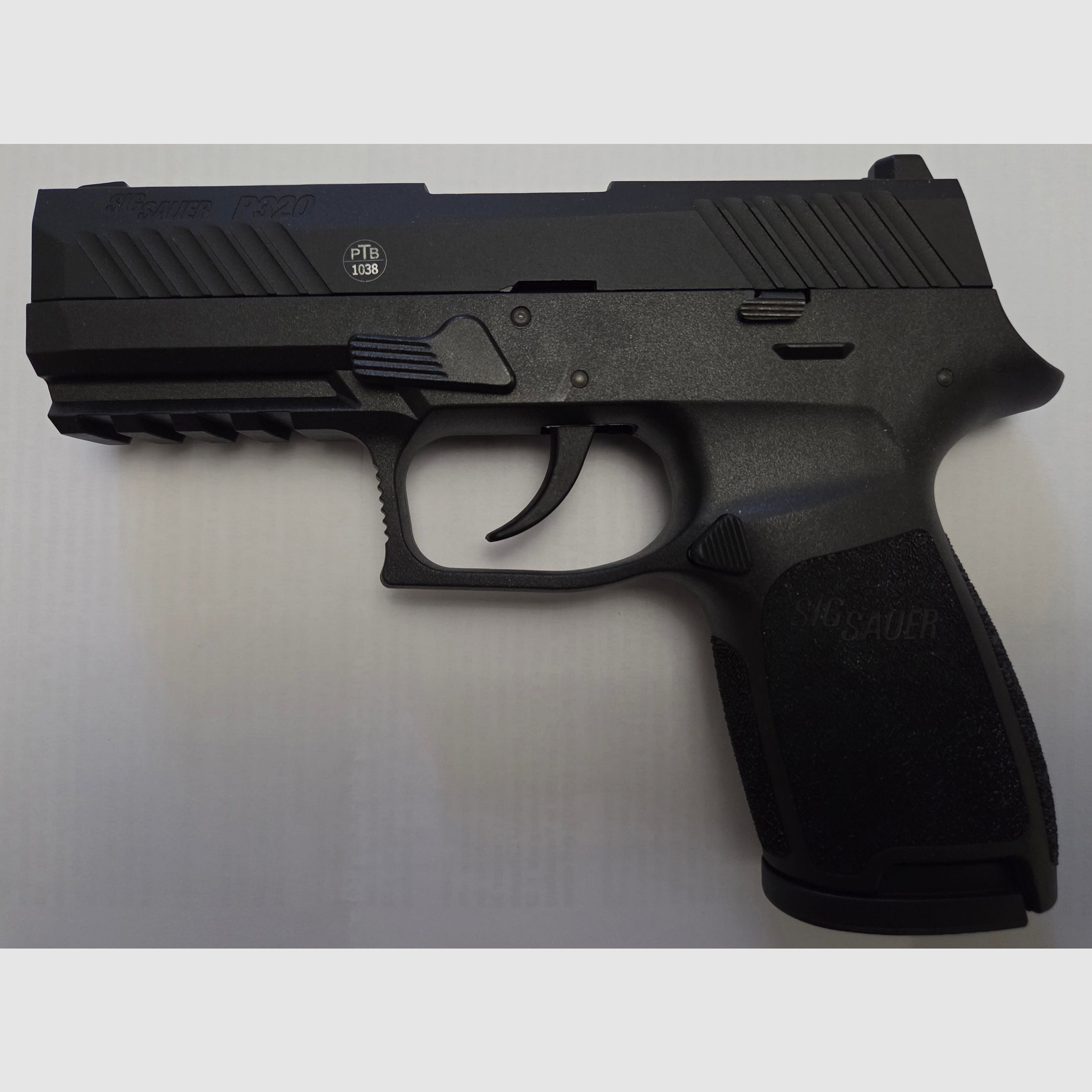 Zeer zeldzaam! Verzamelobject! Verkoop Sig Sauer P320 9mm P.A.K First Edition