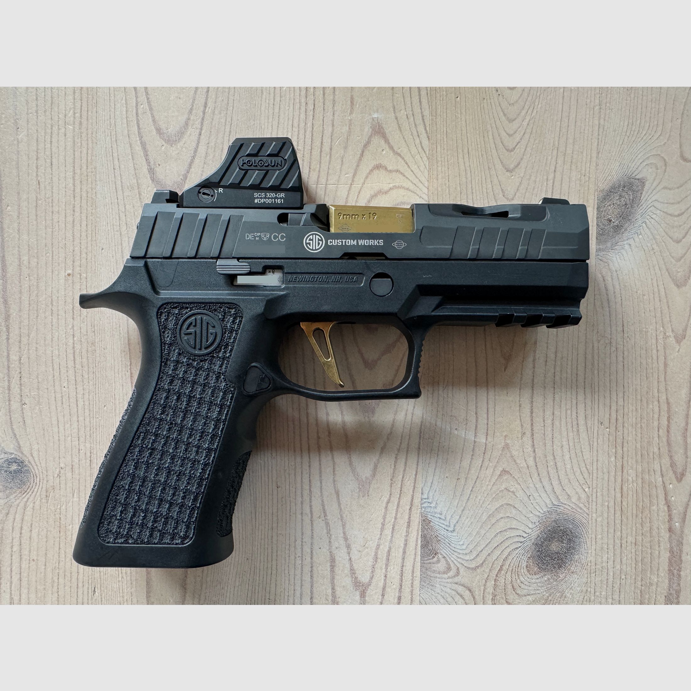 SIG Sauer P320 XCarry Spectre + Holosun SCS320