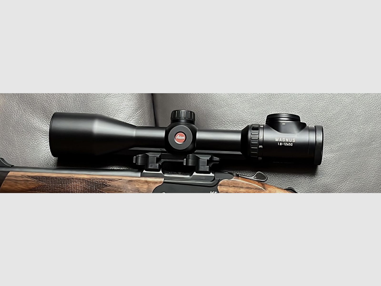 Leica Magnus 1,8-12x50 neuwertig