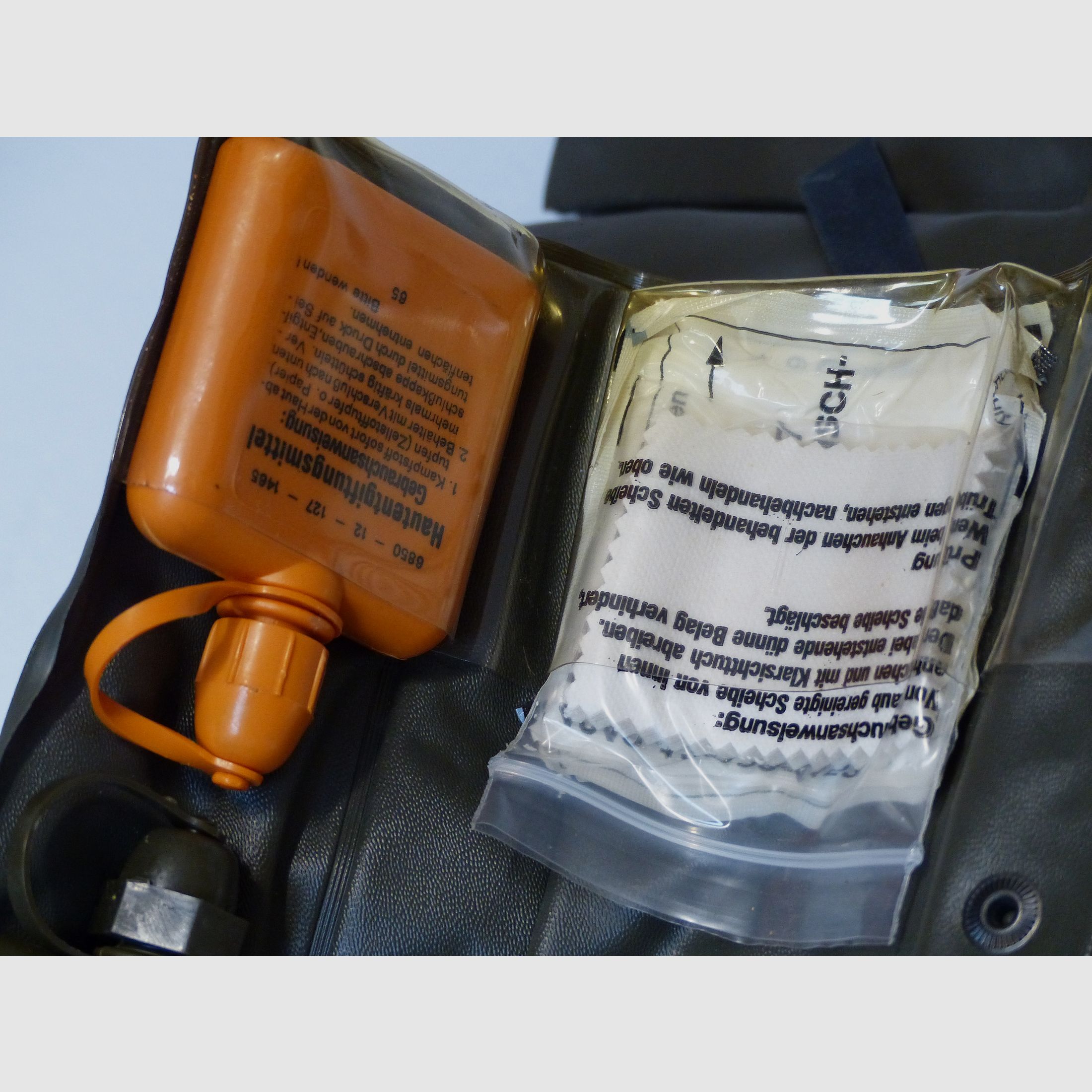 Bundeswehr ABC protection equipment transport bag, gas mask 2 filters and accessories BW 70s