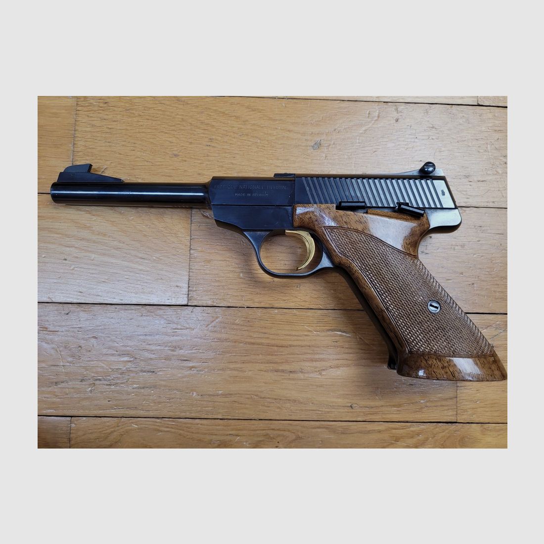 Very nice Herstal "Challenger" 22 LR target pistol – 10 rounds – 2 magazines – Browning patent – Box, chamber indicator, cleaning rod and manual – Excellent condition – TBE++, image 3 of 20