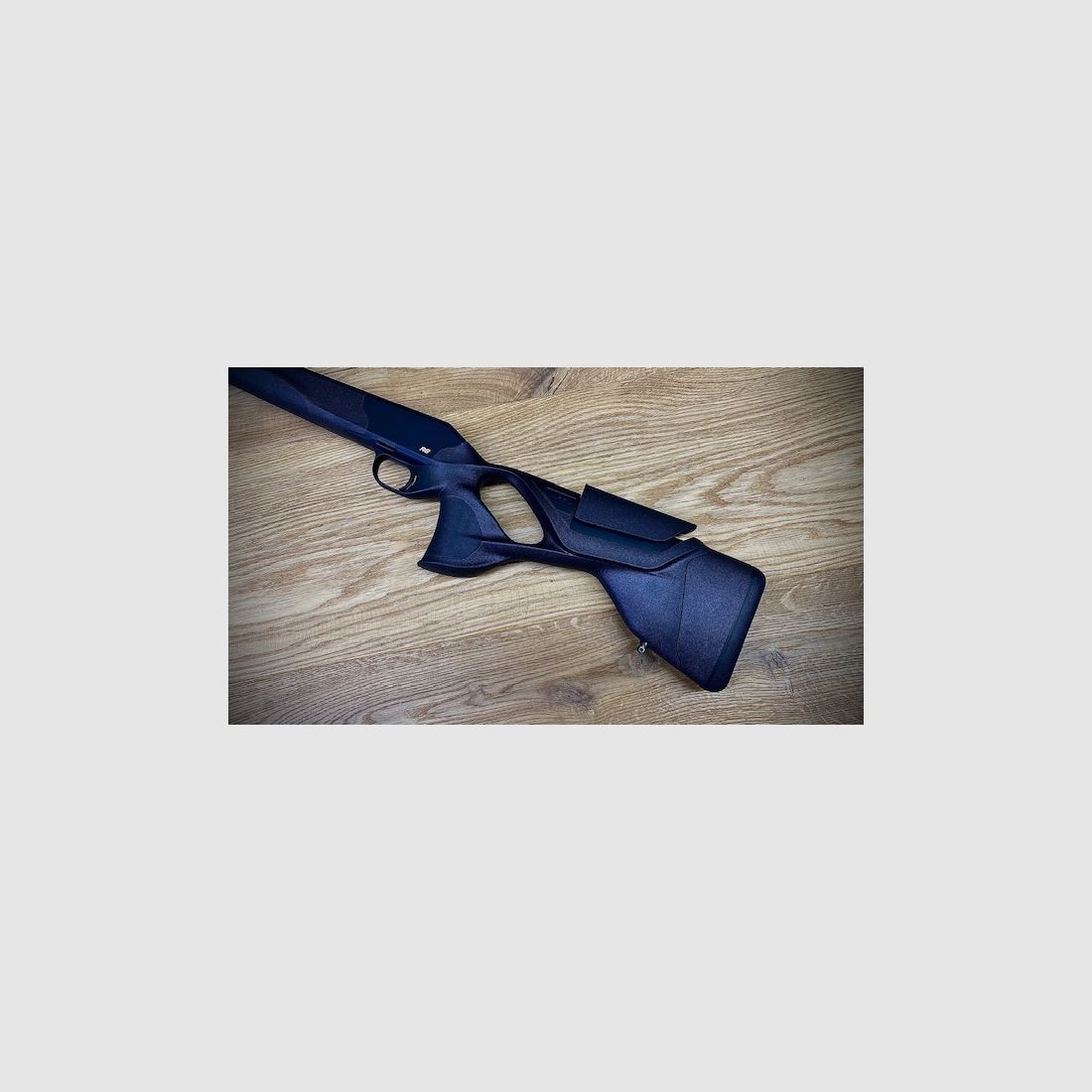 Blaser R8 Ultimate Schäftung / Schwarz-Braun / 17mm Kontur / verstellbarer Schaftrücken