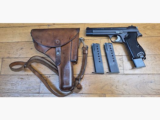 Très beau pistolet SIG P210-2 – Mythe du 9 para – Arme militaire du 4° contrat – Vers 1955/56 – Très beau bronzage – Fonctionnement et canon de rêve – 2 chargeurs supplémentaires et étui (la totale!) fournis en sus – État TBE++/TBE+++ !