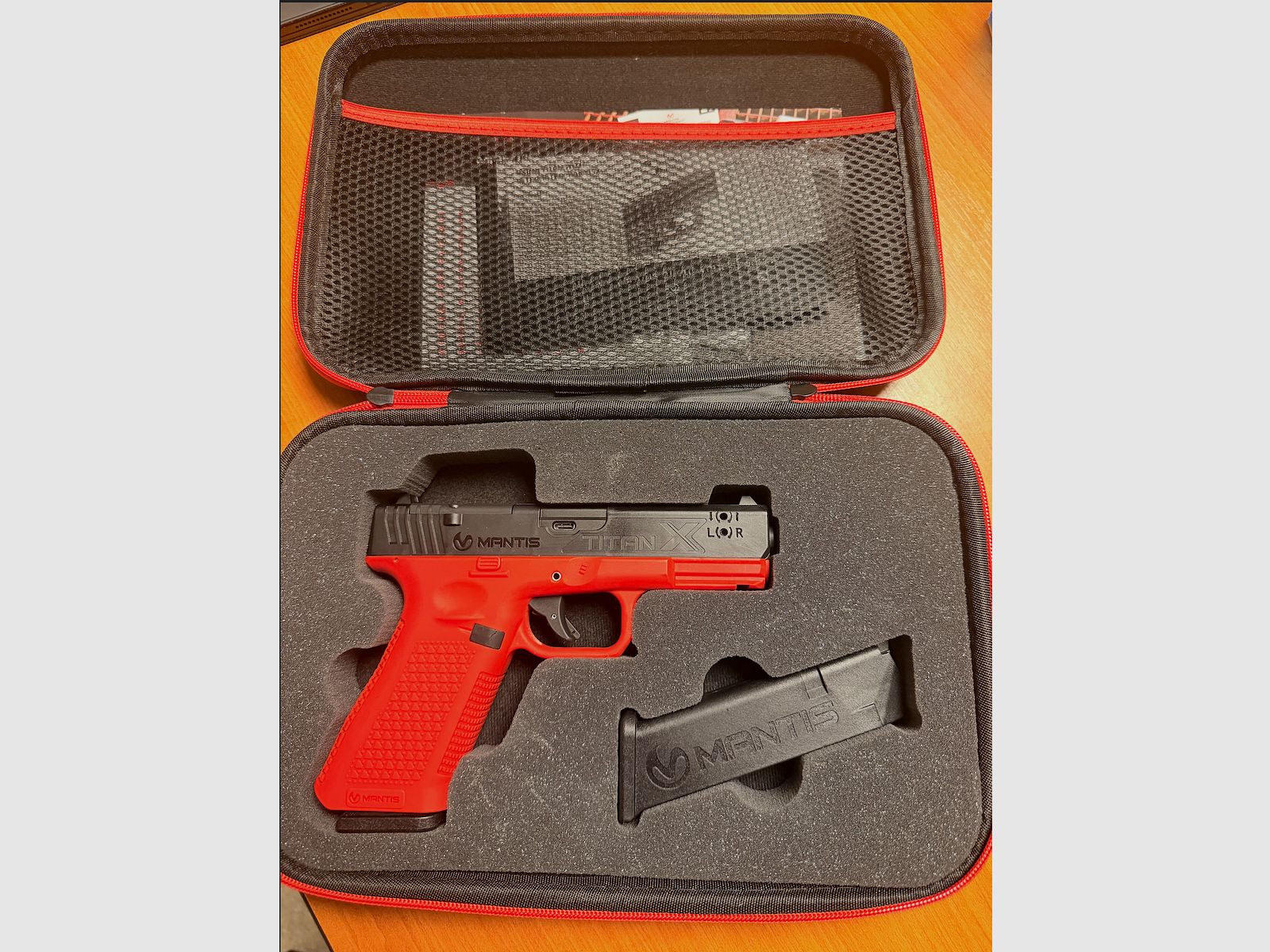 MANTIS TitanX Smart Laser training pistol – Model 702 (G45)