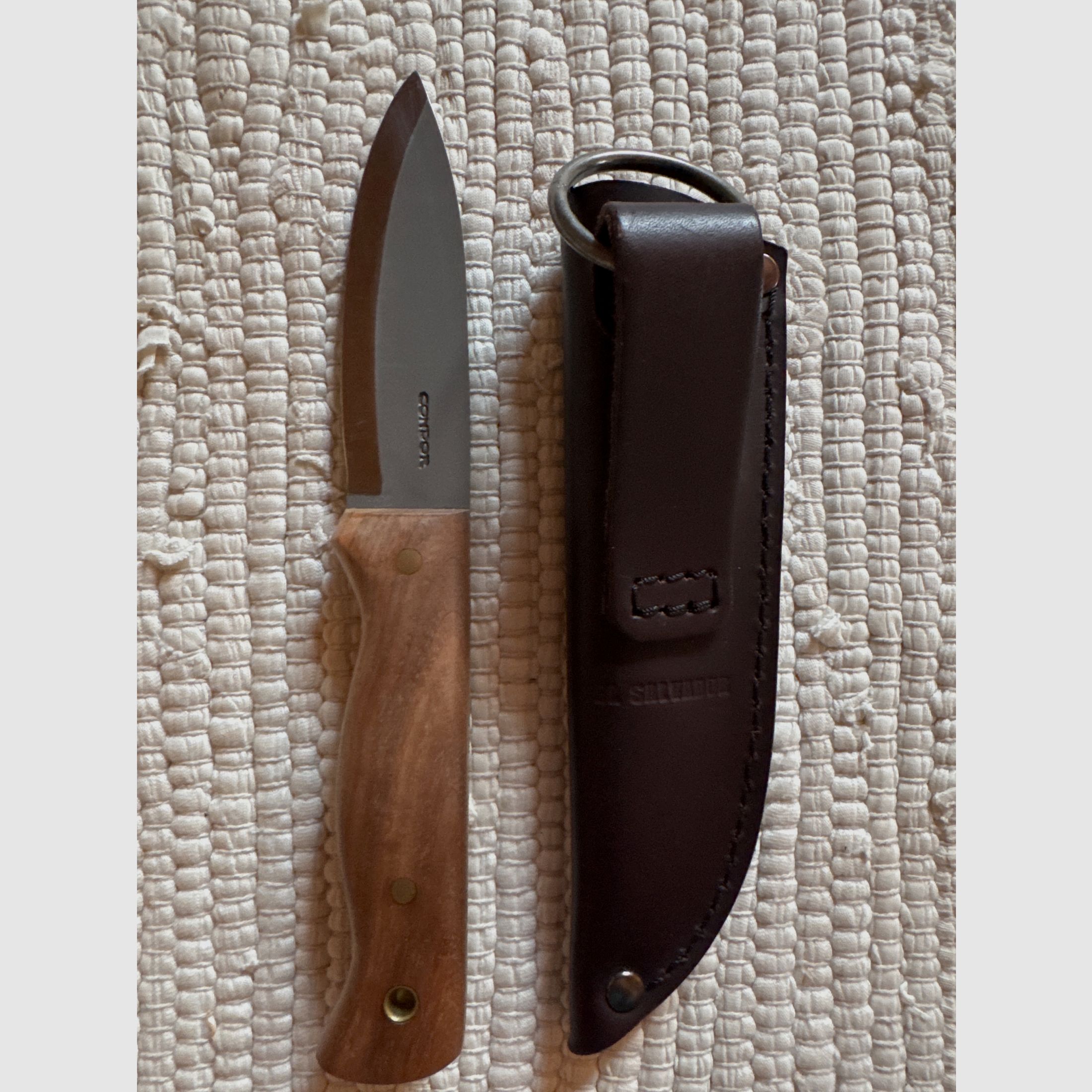 Condor Bushlore Messer mit 1075 HC-Stahlklinge, Walnussgriff und Lederscheide, Bild 2 von 2