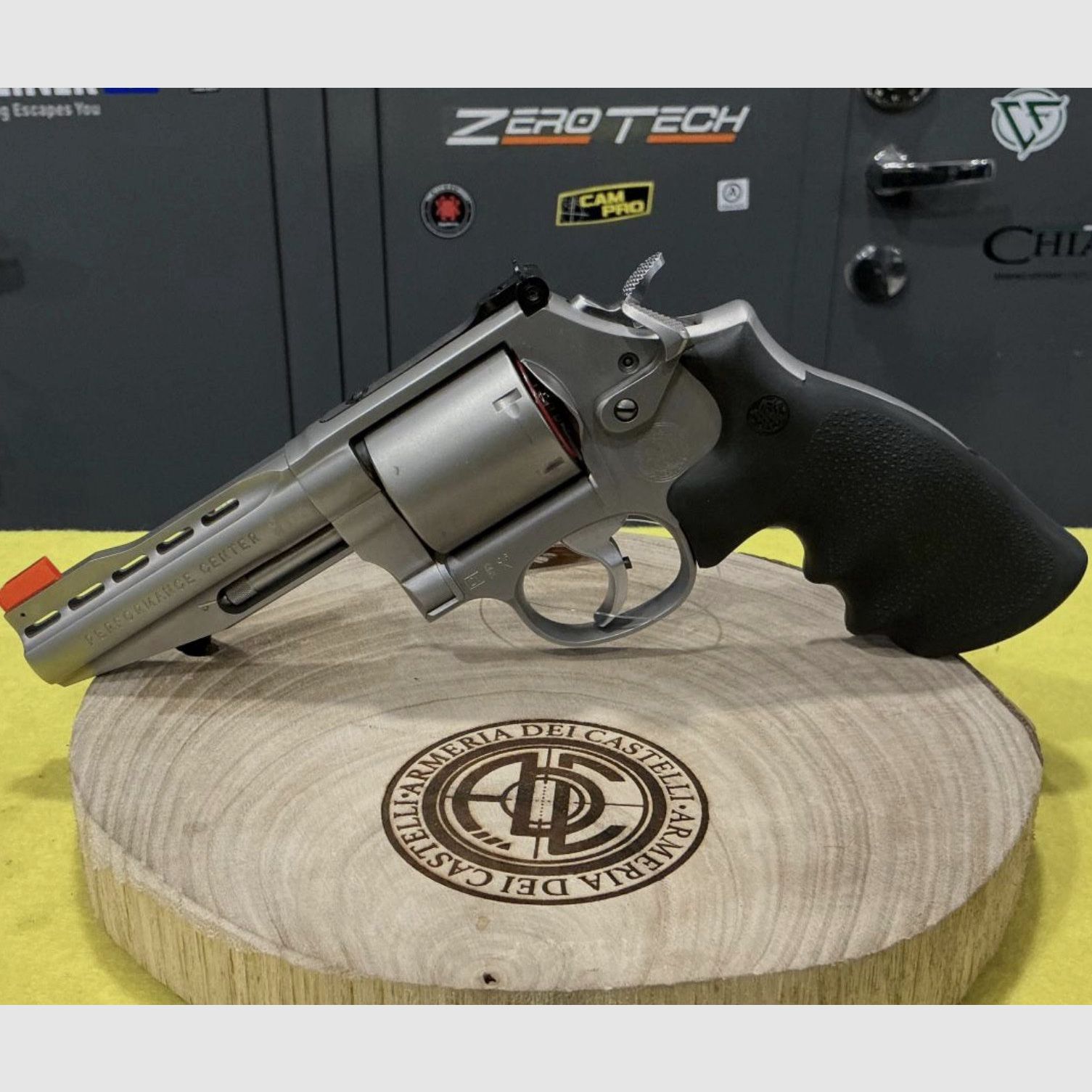 Smith & Wesson 686 Performance Center 357 Magnum