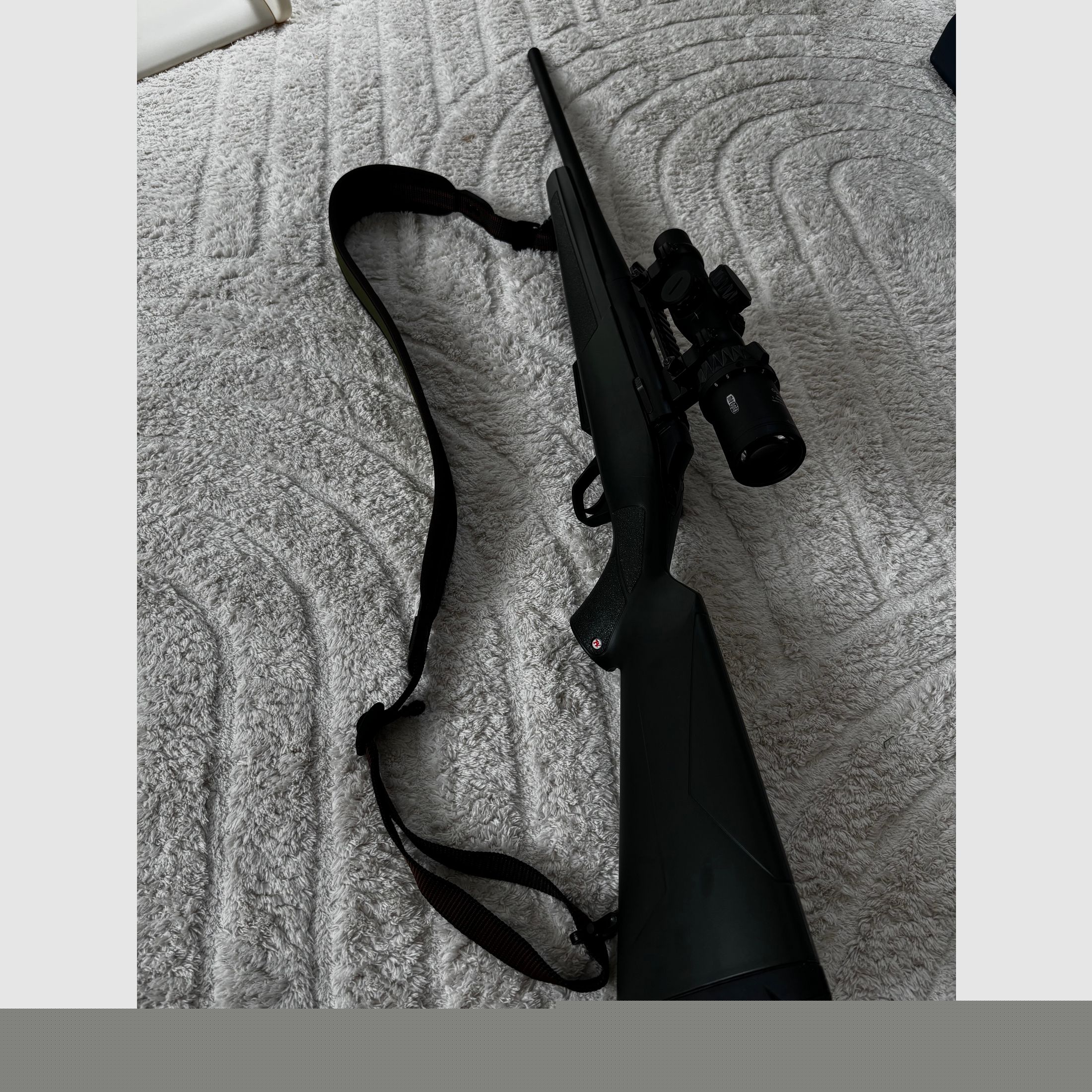 Fucile a ripetizione Winchester XPR Stealth .308 con telescopio Meopta Optika6 1–6x24 RD SFP