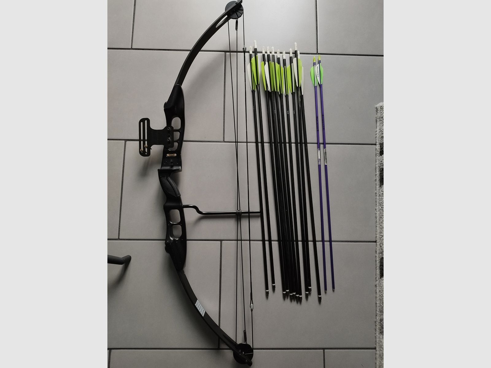 45lbs compound Bogen 28" 