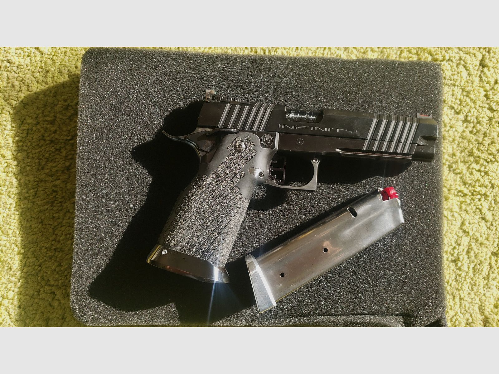 Infinity 2011, Lauflänge 5", .40 S&W, halbautomatische Pistole für IPSC-Sport