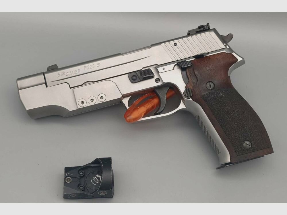 SIG Sauer P226S con Romeo 1 e mirino regolabile 9mmLuger