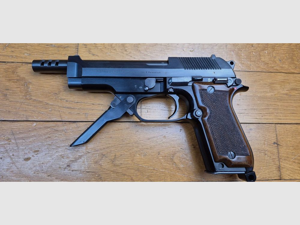 Muy bonito Pistol Automático Beretta 93R – ¡Menos de 2.000 ejemplares! – Versión rara del 1er tipo con perforaciones en el cañón – Cargador de 15 disparos – Excelente estado, casi nuevo para los Beretta más raros – TBE ++ – Categoría A2 – Exportación EXCLUSIVAMENTE, imagen 3 de 29