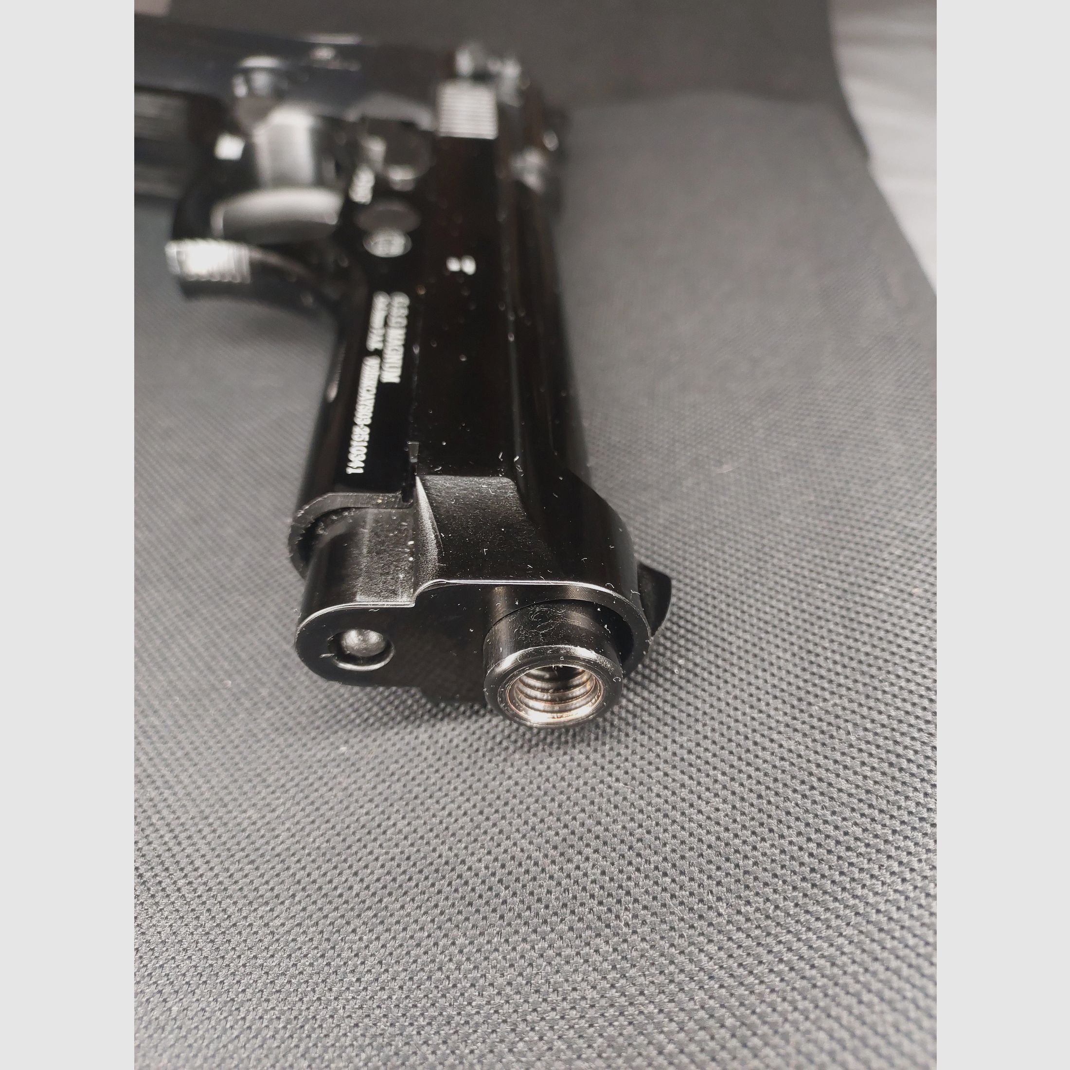 Pistola de fogueo Ekol Firat Magnum en negro, calibre 9mm P.A.K. (PTB 1112) como nueva!