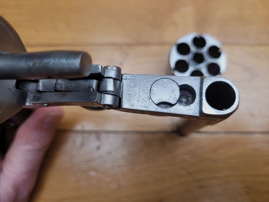 Revolver poco comune con sistema Eyraud – canna basculante attorno a un asse – calibro 9mm a percussione – sei colpi – incisioni – BE/TBE, immagine 17 di 17