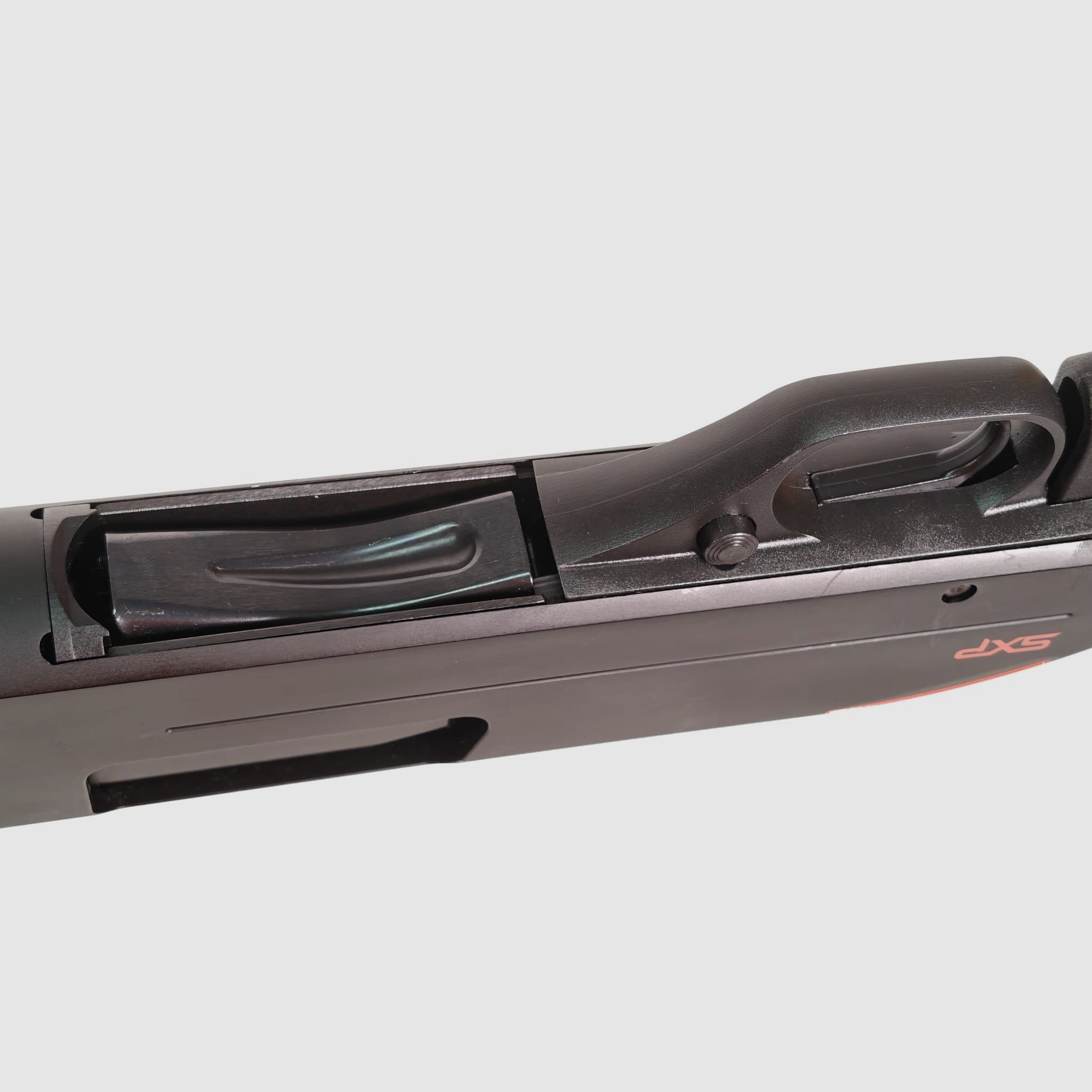 Winchester SXP 12/76 – als nieuw voorhand herhalingsgeweer